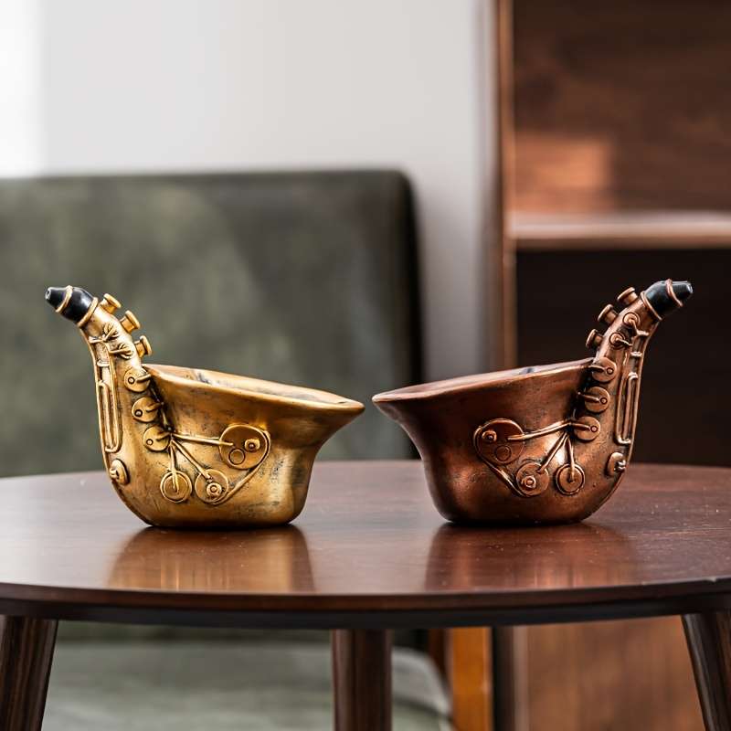 1pc Resin Saxophone Ashtray Vintage Creative Sax Design Ornament Trendy Home Living Room Deco