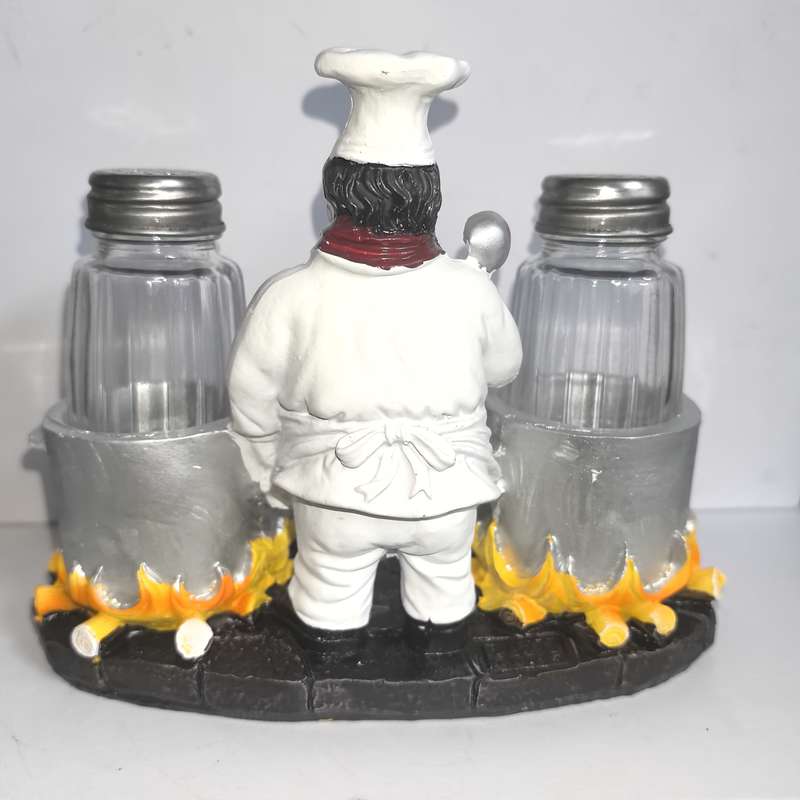 1pc Chef-Inspired Pepper Shaker Kitchen Decor Whimsical Resin Cookware Set with Lid Holder S
