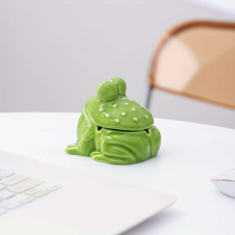 1pc Whimsical Frog Design Ceramic Ashtray with Lid Retro Green Glossy Finish Compact Functiona