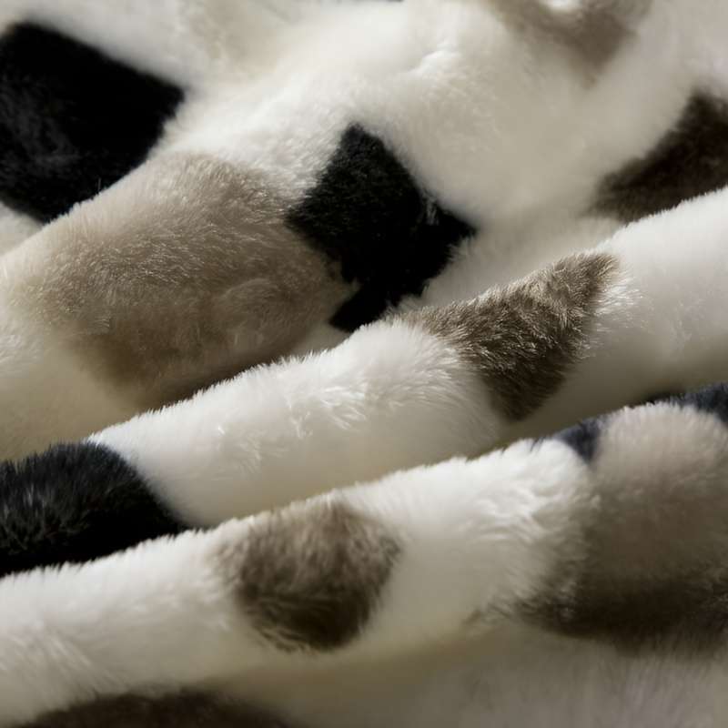 1ps Blanket Color Black And White Style size 200x230cm 78.74x90.55inch