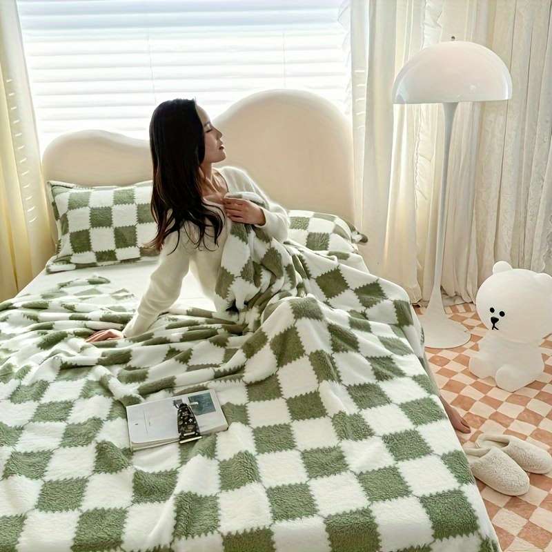 1ps Blanket Color Black And White Grid size 70x100cm 27.5x39.3inch