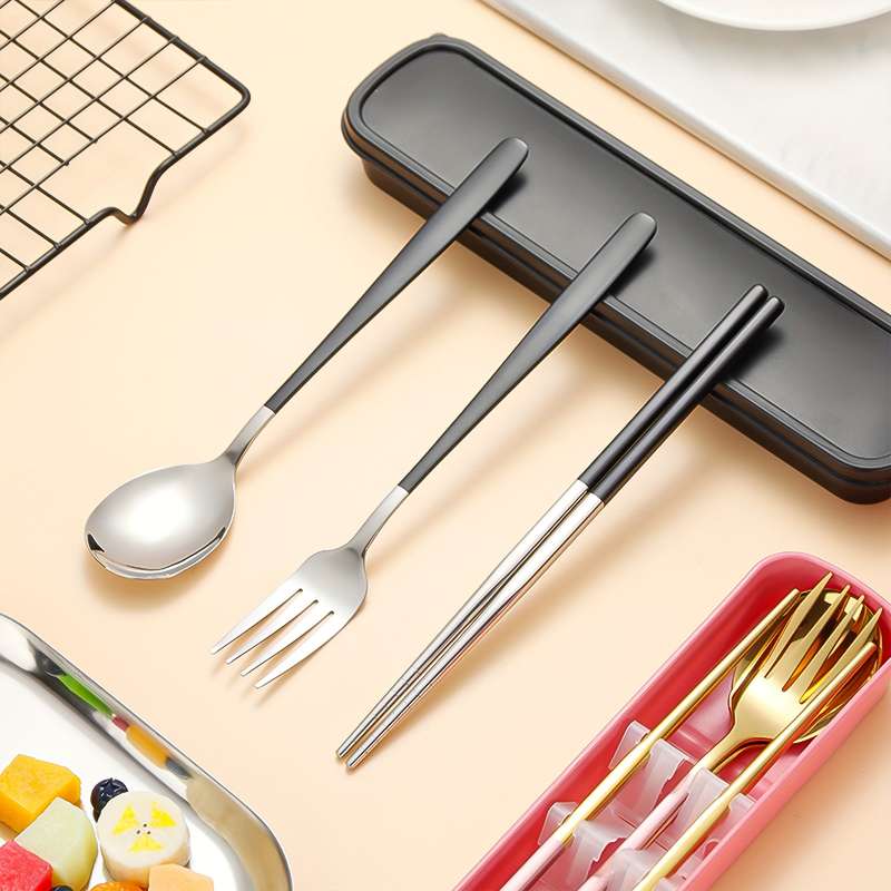 Set Of 4 Stainless Steel Portable Cutlery Including Fork Spoon And Chopsticks With A Reusab