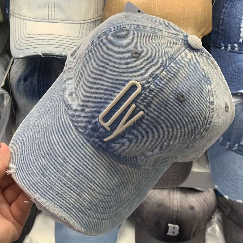 1pc New Fashionable Spring and Autumn Street Style Torn Baseball Cap with Letters for Men and Women