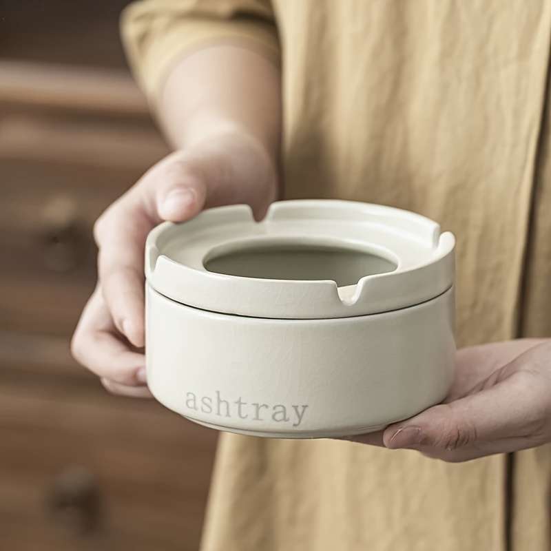 1pc Creative Ashtray European Simple Ashtray Ceramic Style Personality Living Room High-end Ornamen