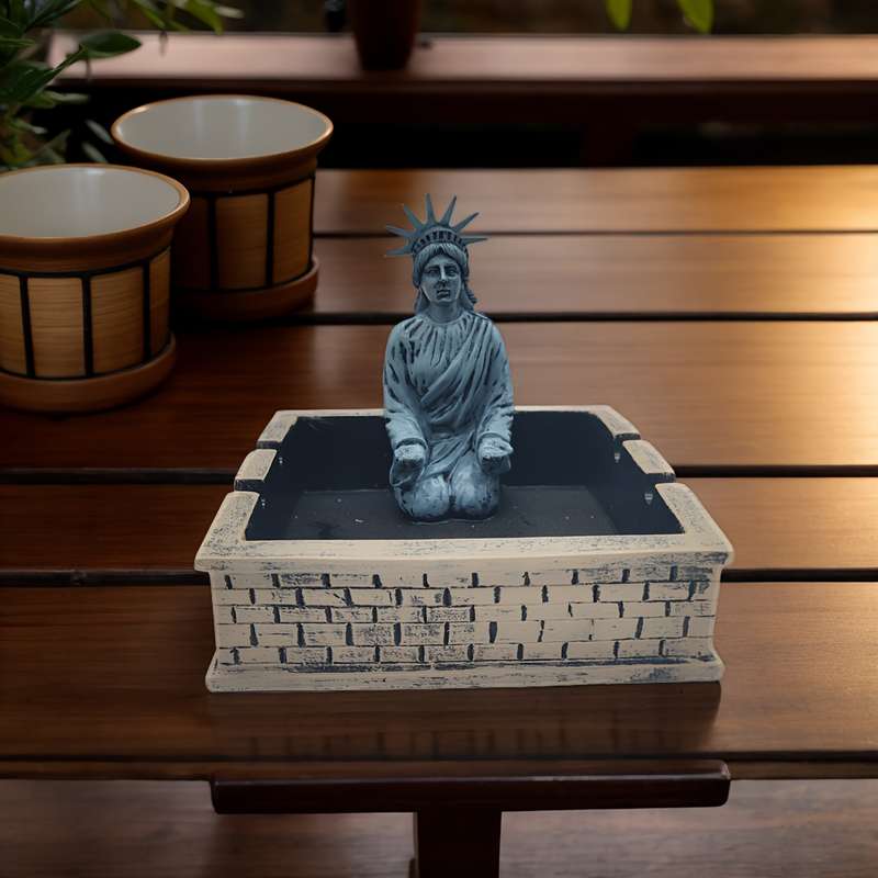 1 Creative Simulation Statue of Liberty Ashtray Suitable for Home Living Room Office Hotel