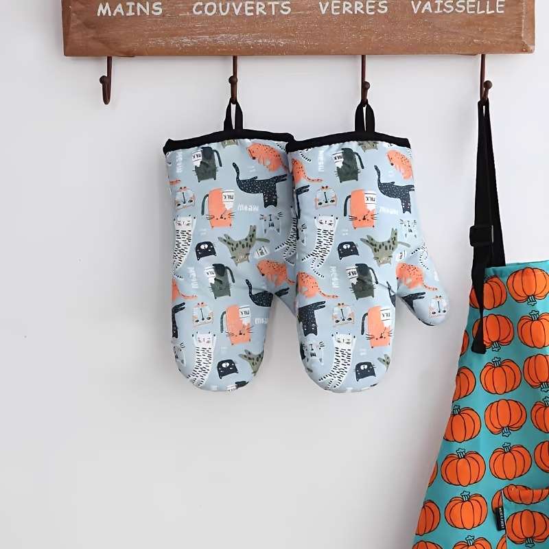 2pcs Cute Cat Pattern Oven Mitts Thick Heat-Resistant Polyester Gloves with Hanging Loop Pe