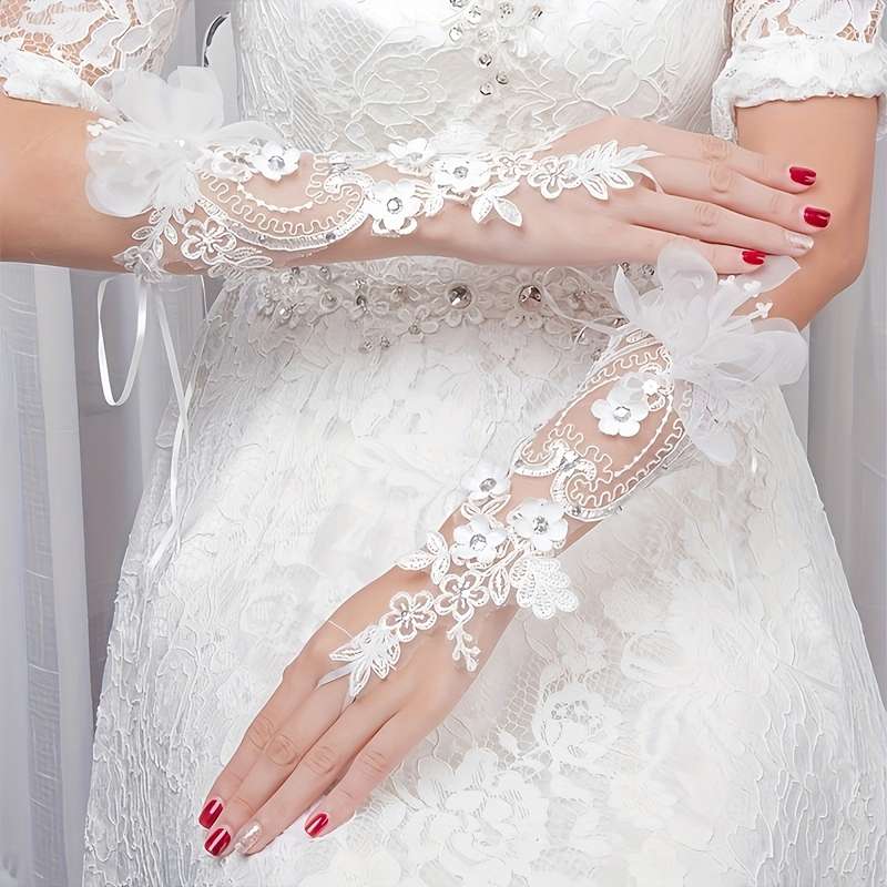 1 Pair White Lace Floral Fingerless Gloves
