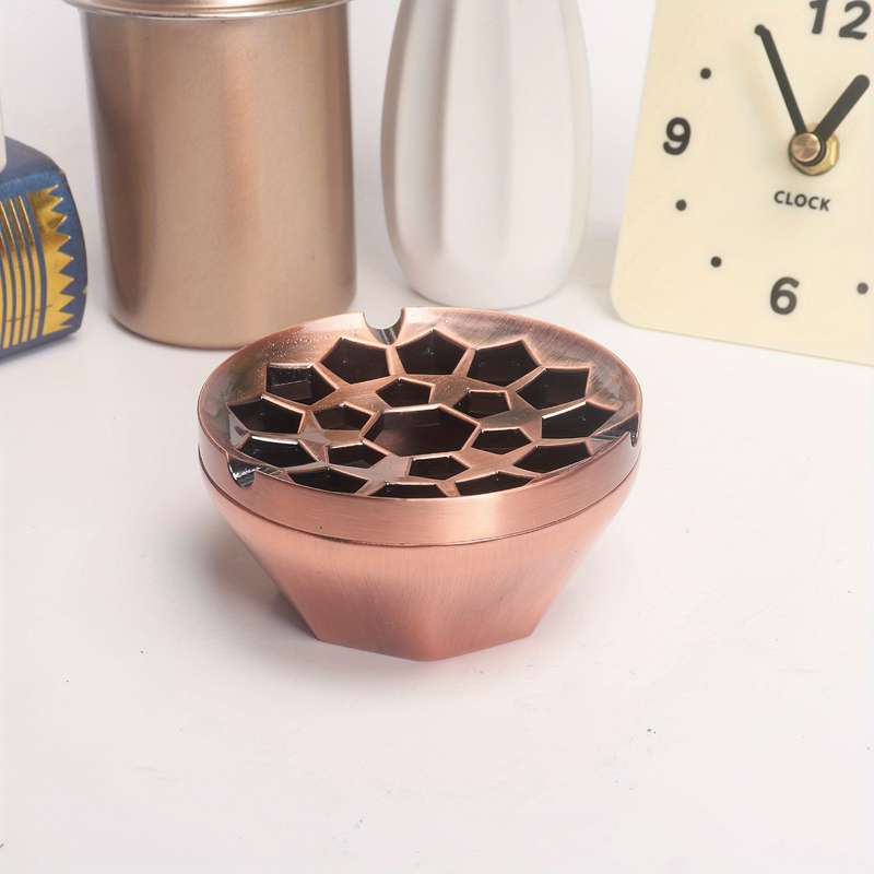 1pc Classic Round Metal Ashtray with Windproof Design C Stylish Windscreen Feature for Outdoor Res