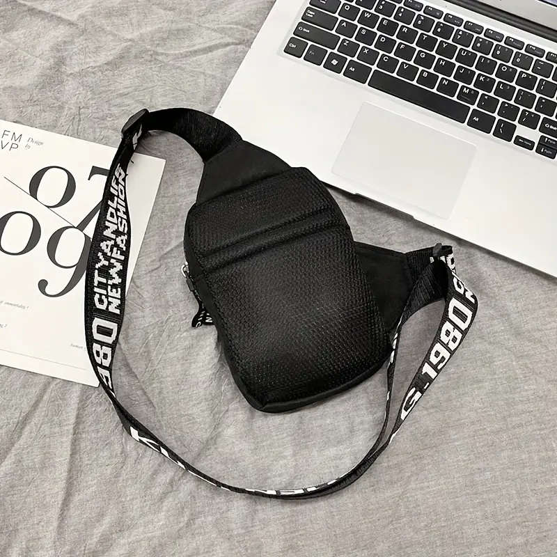 1pc Trendy Men's Nylon Chest Bag with Headphone Design Casual Mini Crossbody Satchel Sporty Adjustab