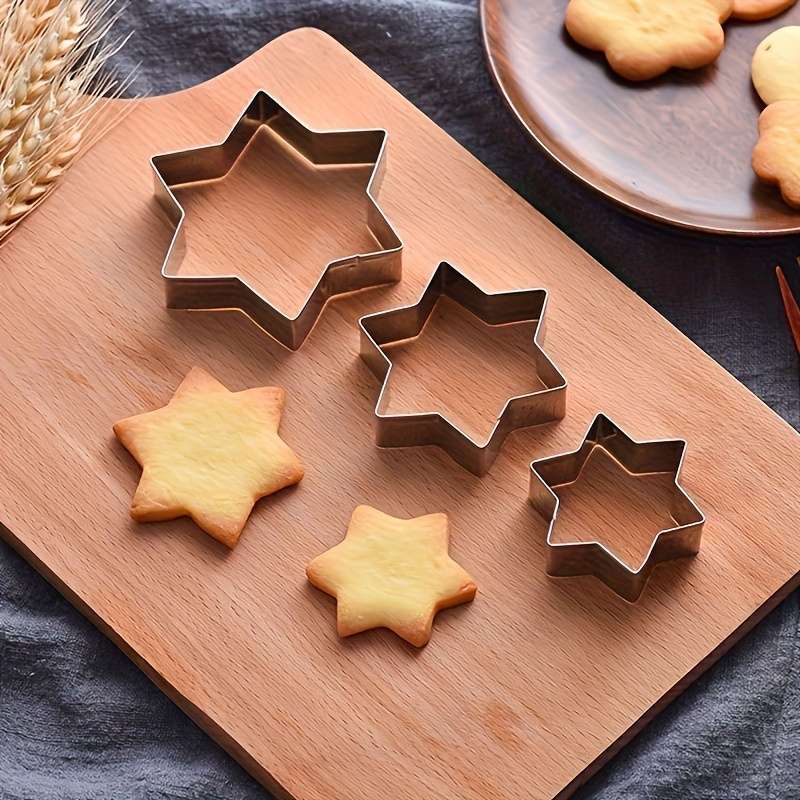 12pcs Stainless Steel Biscuit Mold Flower Shaped Circular Heart-shaped Star Shaped Biscuit Knif