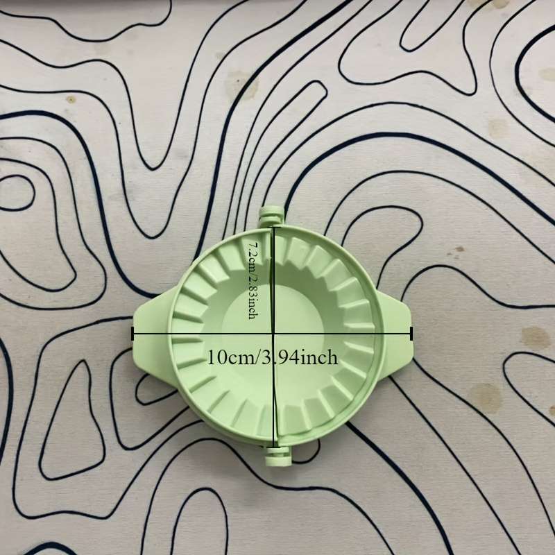 DIY Empanada Maker 1pc Plastic Crescent Cookie Cutter Dumpling Press Mold with Scalloped Edg
