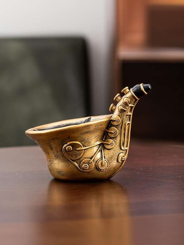 1pc Resin Saxophone Ashtray Vintage Creative Sax Design Ornament Trendy Home Living Room Deco