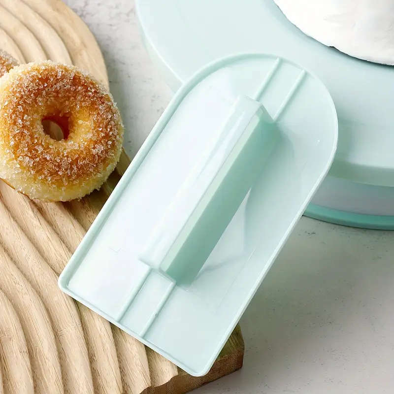 1pc Cake Decorating Smoother Tool with Handle Plastic Icing Spatula for DIY Baking Fondant Cake Surf