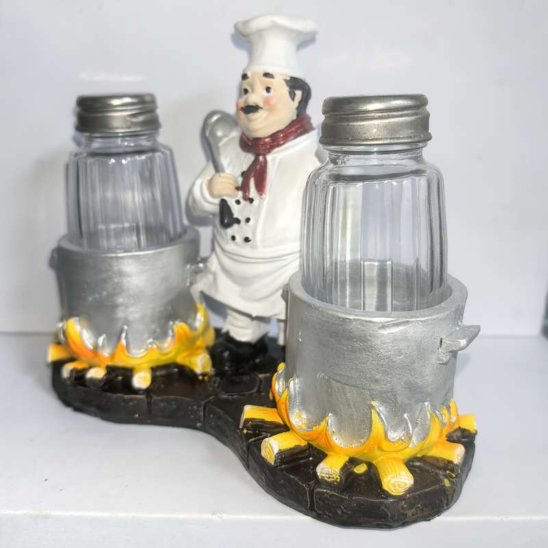 1pc Chef-Inspired Pepper Shaker Kitchen Decor Whimsical Resin Cookware Set with Lid Holder S