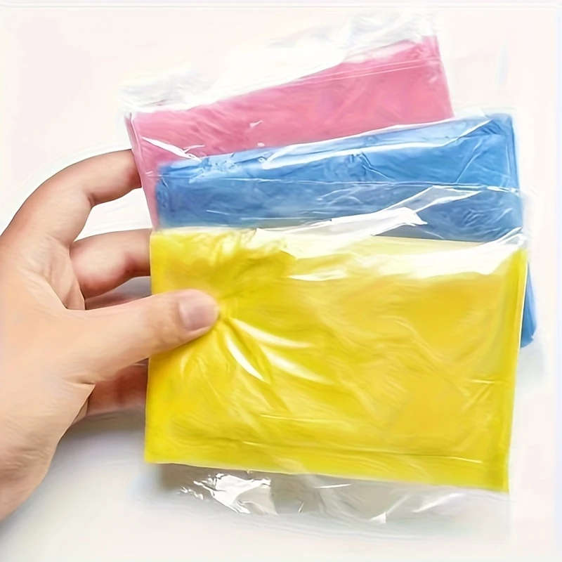 10 Portable Emergency Raincoats