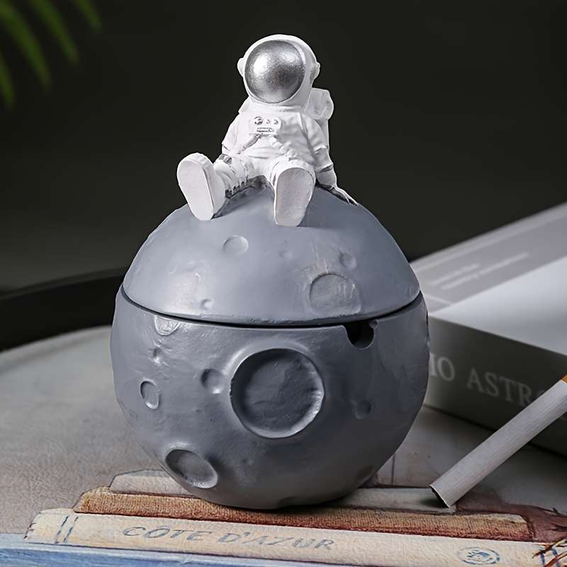 1pc Astronaut Decoration Ornament With Lid Featuring A Space-themed Resin Craft Suitable For Home