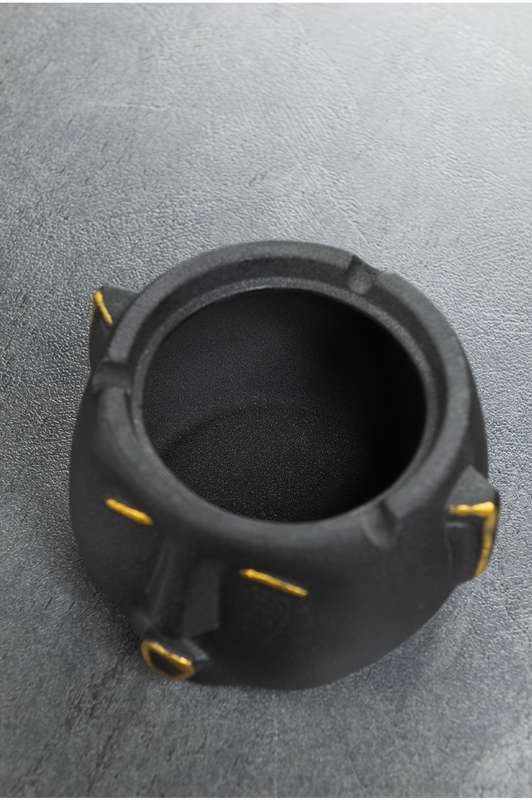 1pc Unique Ceramic Ashtray with Lid C Stylish Cowboy Hat Design Black Yellow Aesthetic Home Deco