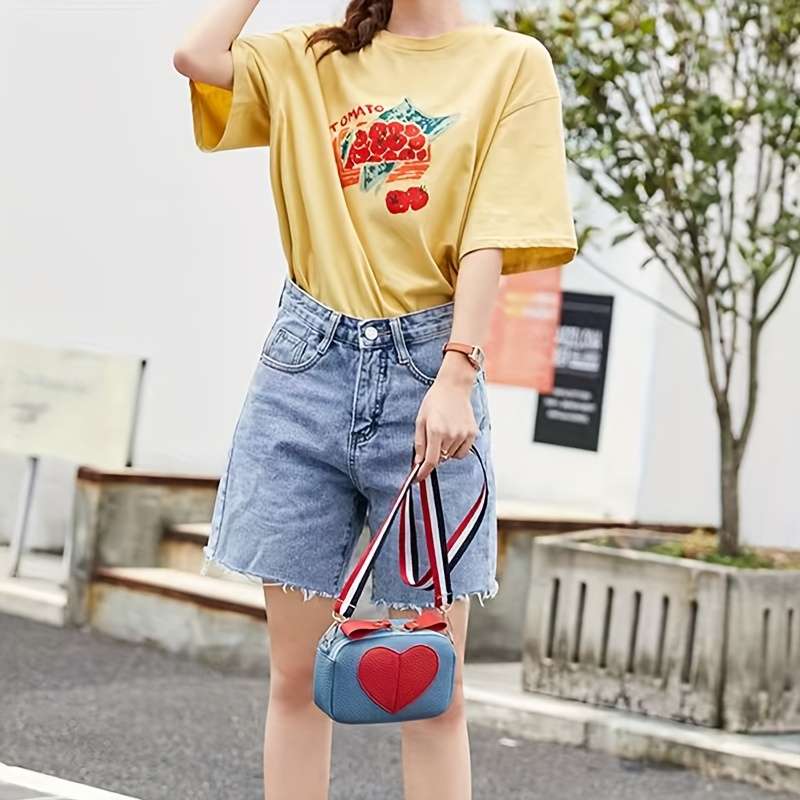 1pc Lightweight Black PU Heart-Shaped Pouch with Adjustable Strap Casual Zipper Phone Bag Ideal