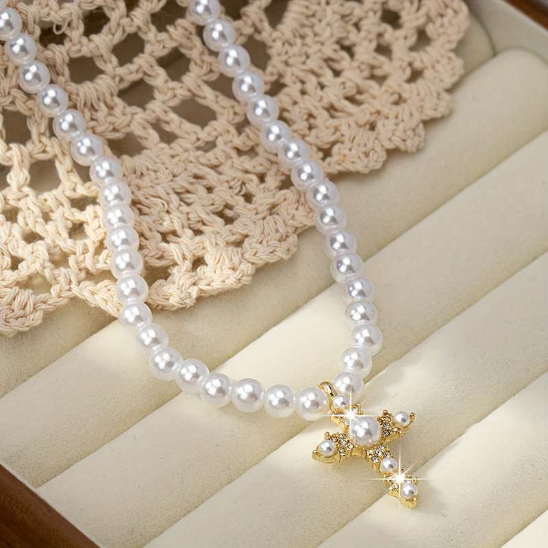 1 Piece White Jesus Theme Pendant