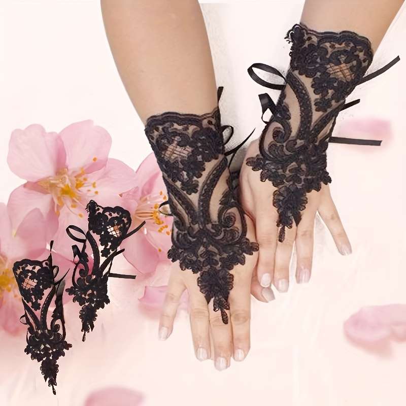 1 Pair White Black Lace Fingerless Gloves