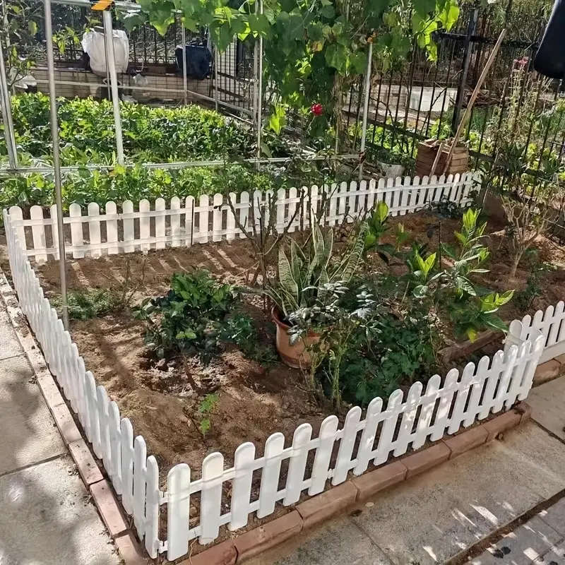 10 Pieces White Plastic Garden Fence Posts
