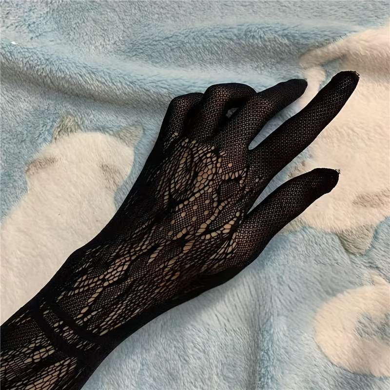 1 Pair White Vintage Long Lace Gloves