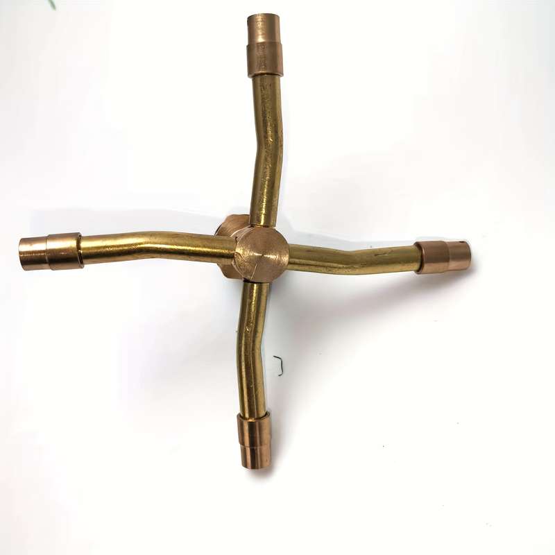 1Pc 4 Heads Rotating Brass Swirl Nozzle