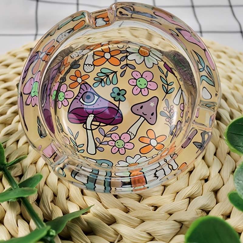 1pc Glass Ashtray Suitable for Home And Bars Creatively Designed with a Transparent Round Shape
