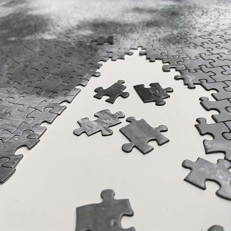 1000pcs Moon-Themed Relax Puzzle Durable Paper Material