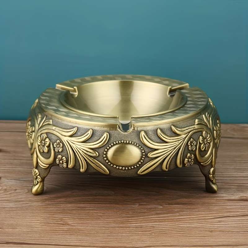 1pc Vintage European Style Metal Ashtray Round Decorative Ashtray for Living Room Coffee Table