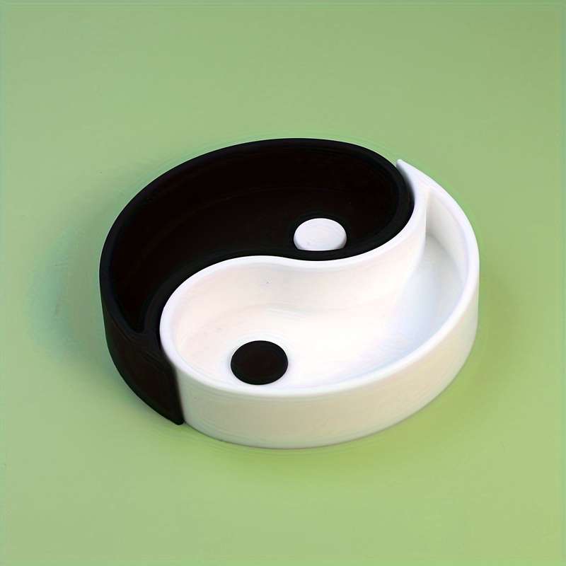1 Yin Yang Tai Chi Silicone Ashtray Leaf-Shaped Dual-Color Design for Indoor Outdoor Decor