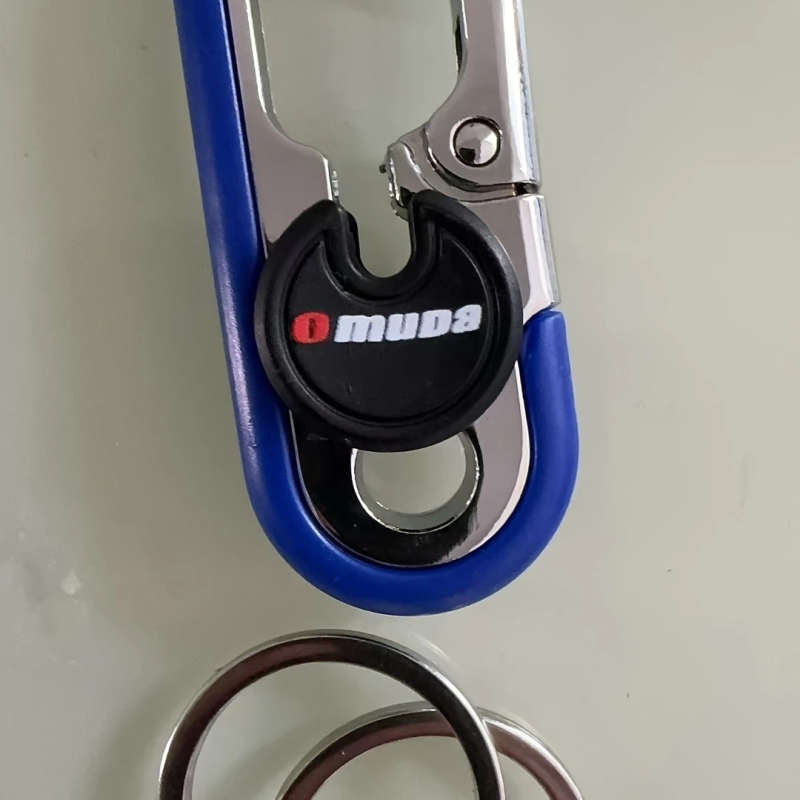 1pc Metal Alloy Car Key Chain Perfect for Men's Waist Hanging Color sent randomly