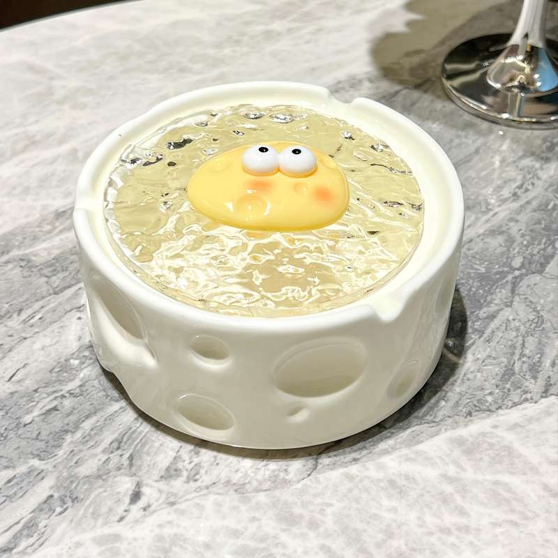 1pc Creative Fun Cheese Ceramic Ashtray with lid soot does not fly can be used for decoration su