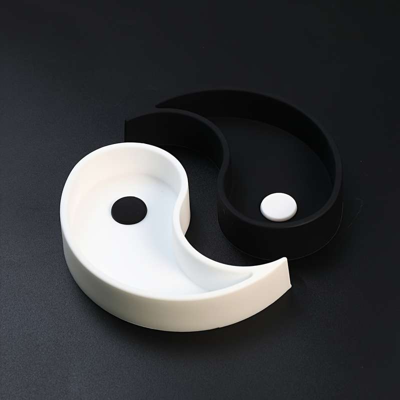 1 Yin Yang Tai Chi Silicone Ashtray Leaf-Shaped Dual-Color Design for Indoor Outdoor Decor