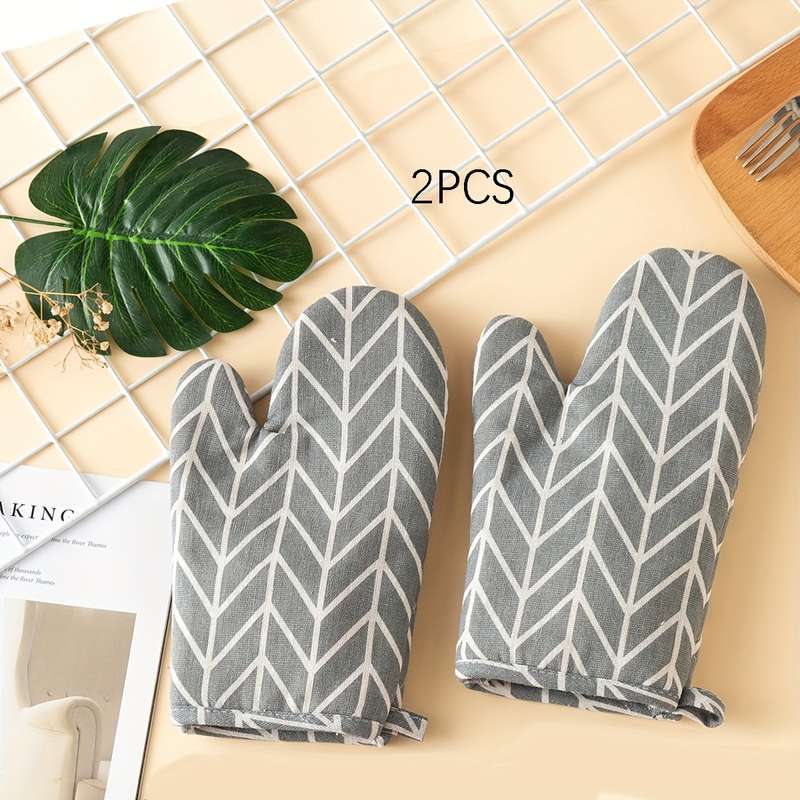 2pcs Heat-Resistant Kitchen Oven Mitts Thickened Polyester withLinen-Like Texture Red Wh