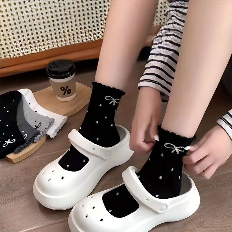 4 Pairs Of Mixed Colors One Size High Elastic Socks
