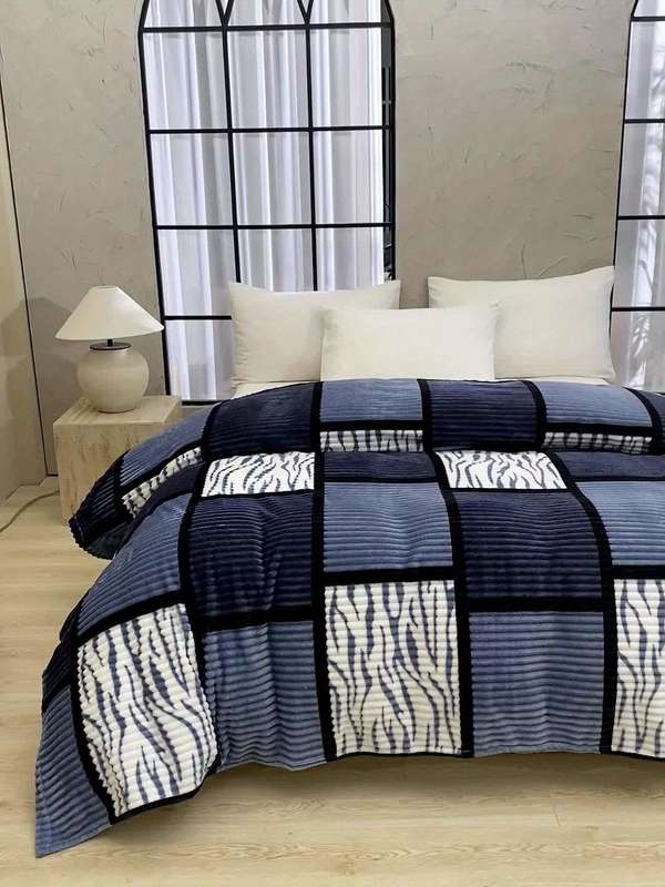 1ps Blanket Color Red And Blue Grid size 70x100