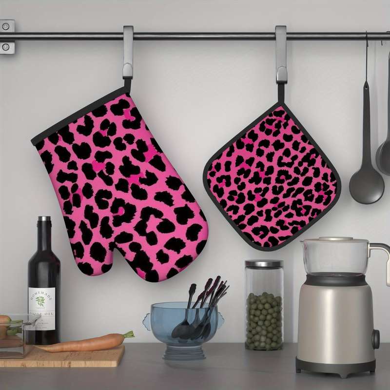 2pcs Pink Leopard Print Oven Mitts Heat Resistant Polyester Pot Holders with Black Paw Prints