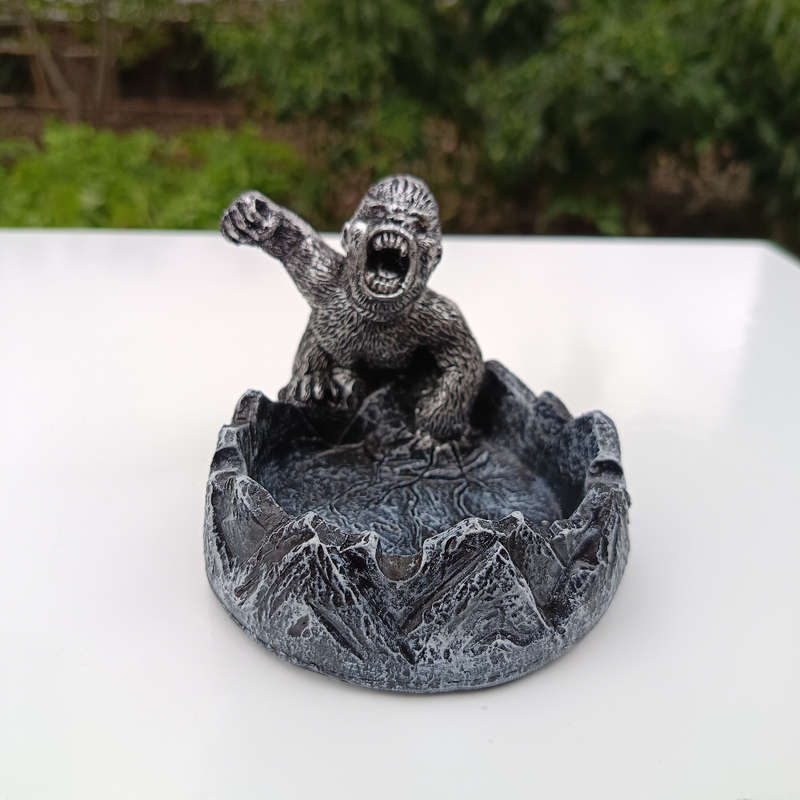 1pc Creative King Kong Domineering Gorilla King Returns Ashtray for Study Office Modern Trendy Orna