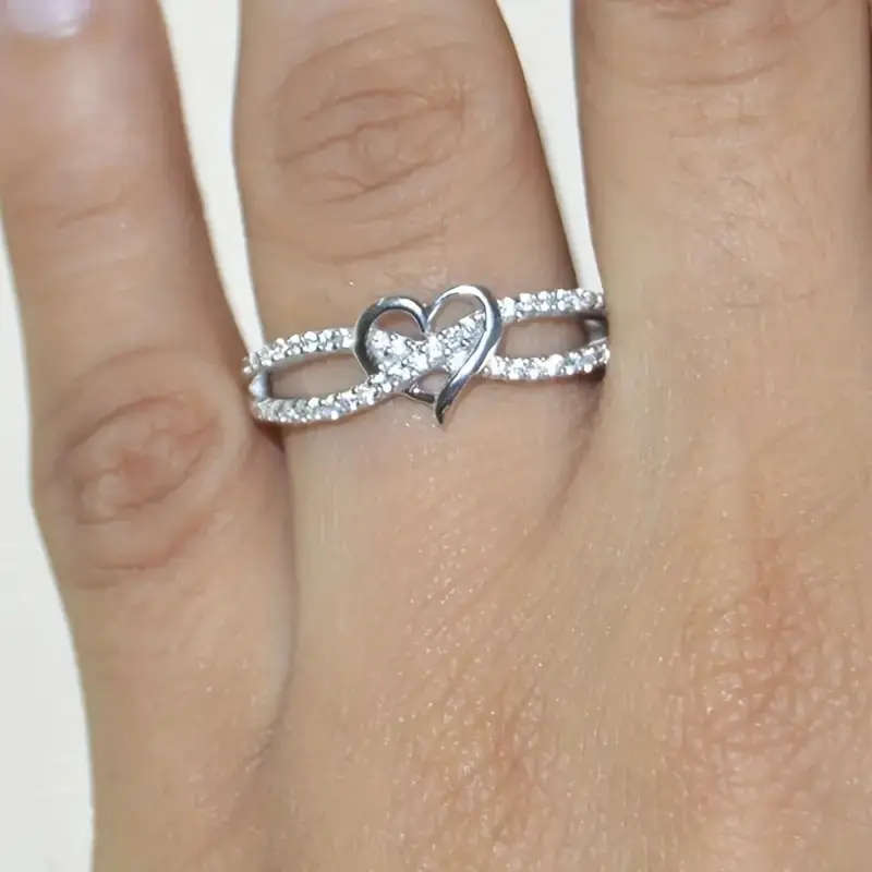 Elegant Heart-Shaped Silver Ring with Sparkling Cubic Zirconia