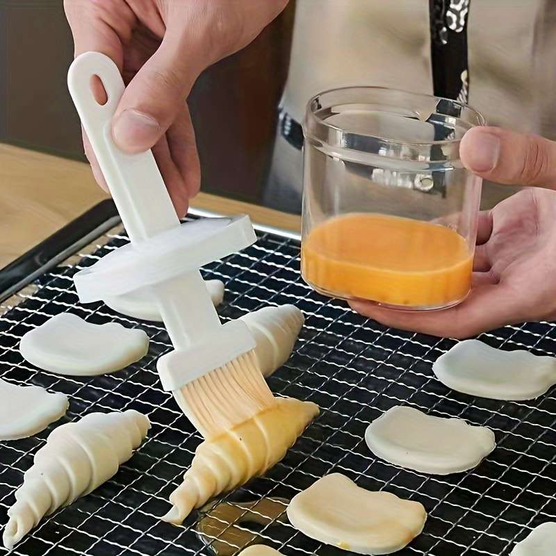 1pc Oil Brush Baking Brush With Oilcan Barbecue Brush With Oil Pot Household Oil Brush For