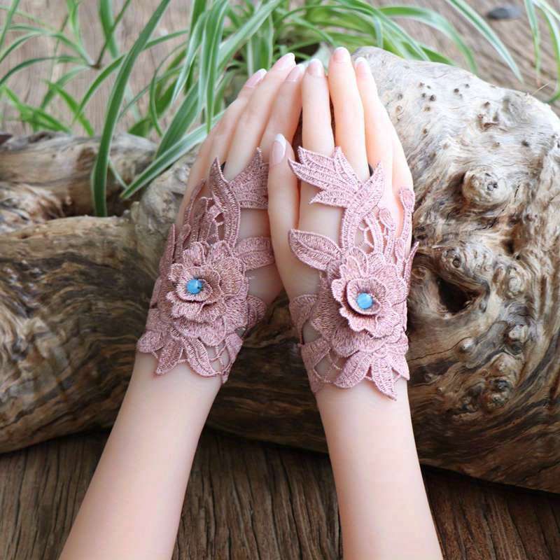 1 Pair Rose Red Floral Lace Fingerless Gloves