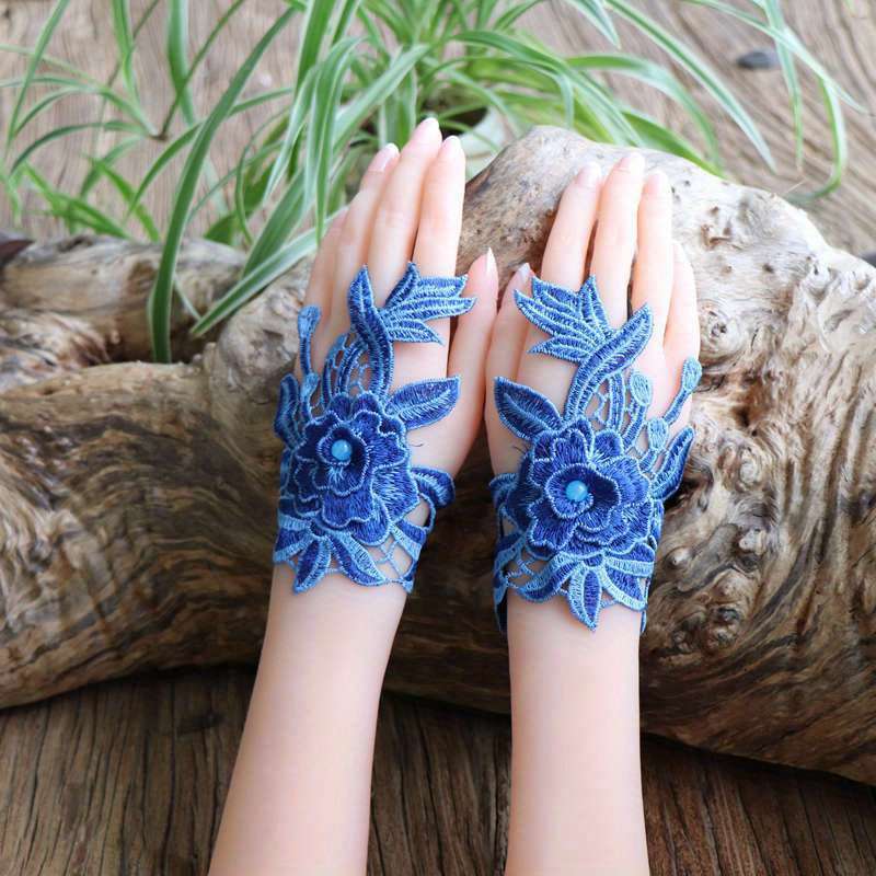 1 Pair Rose Red Floral Lace Fingerless Gloves