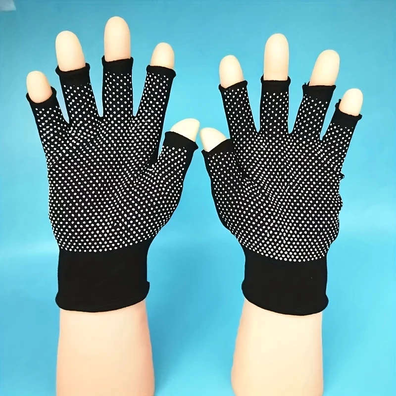 1Pair Breathable Half-Finger Sports Handwear with Anti-Slip Silicone Grip Polyamide Woven Fabric for