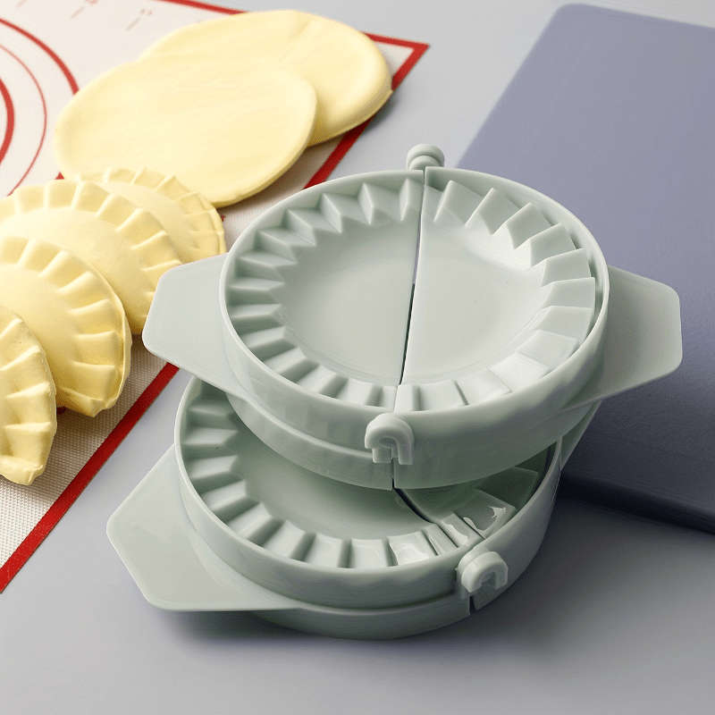 DIY Empanada Maker 1pc Plastic Crescent Cookie Cutter Dumpling Press Mold with Scalloped Edg