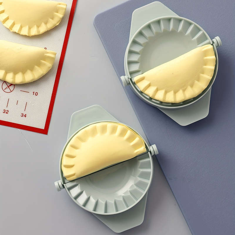 DIY Empanada Maker 1pc Plastic Crescent Cookie Cutter Dumpling Press Mold with Scalloped Edg