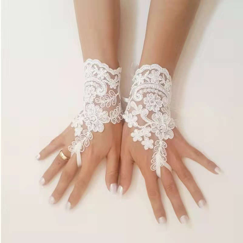 1 Pair Red White Lace Fingerless Bridal Gloves