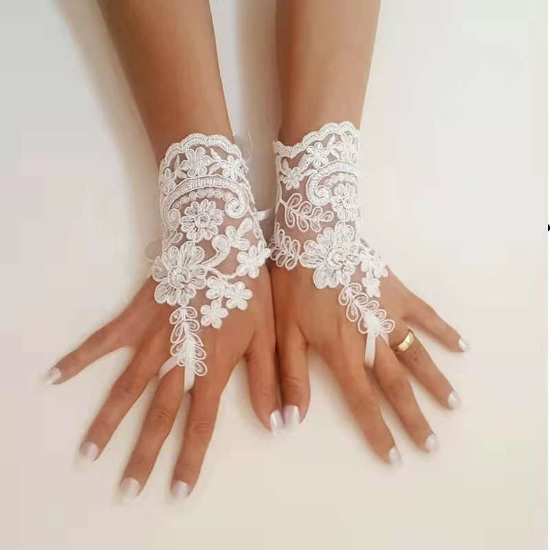 1 Pair Red White Lace Fingerless Bridal Gloves