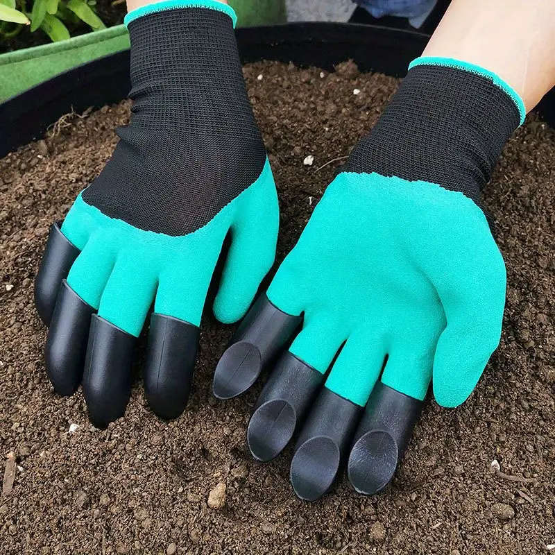 Gardening gloves with claws