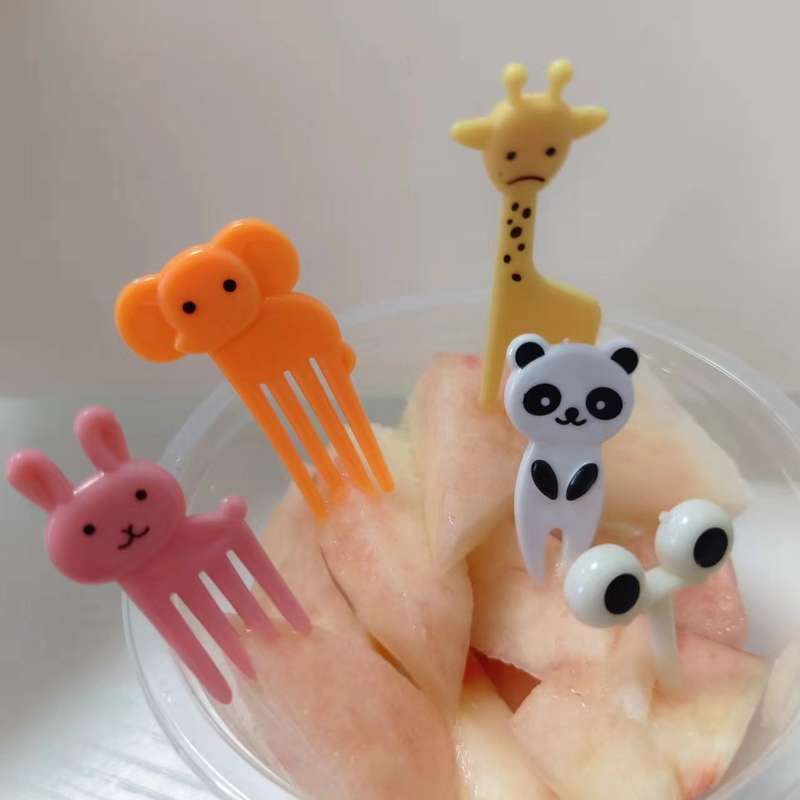 10pcs Fruit Forks Creative Animals Style Fork Dessert Fork Small Plastic Fork for Home Kitch
